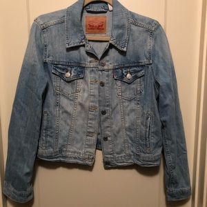 Levi’s denim trucker jacket